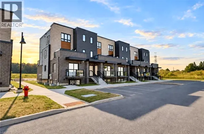 Row / Townhouse for rent: 235 CHAPEL HILL Drive Unit# 11, Kitchener