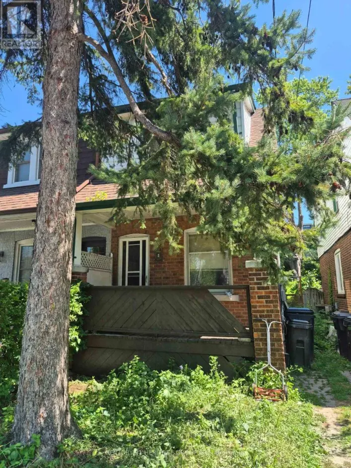 235 CHISHOLM AVENUE, Toronto