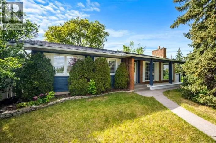 235 Lake Rosen Crescent SE, Calgary
