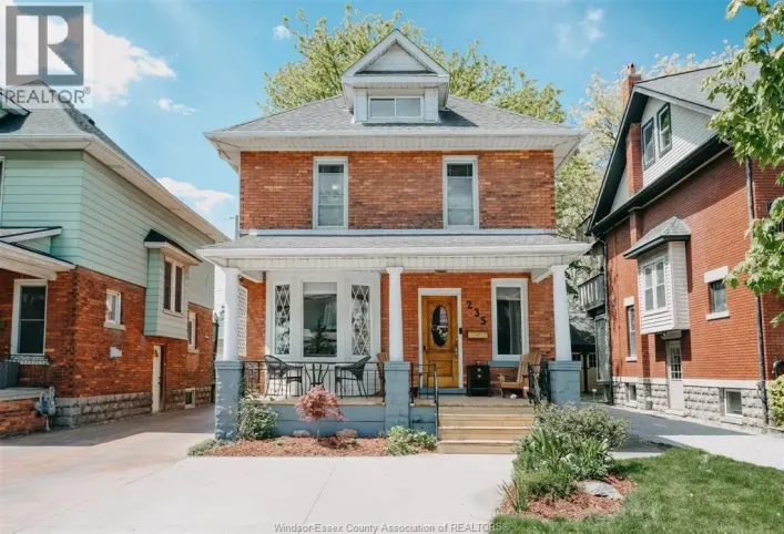 235 Oak AVENUE, Windsor