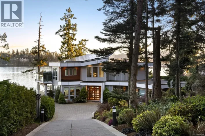 2355 Tryon Rd, North Saanich