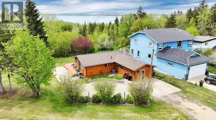 236, 41124 Range Road 282, Rural Lacombe County