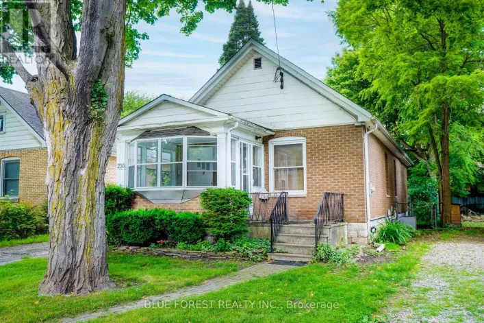 236 BERNARD AVENUE, London East