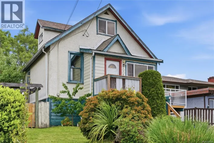 236 Crease Ave, Saanich