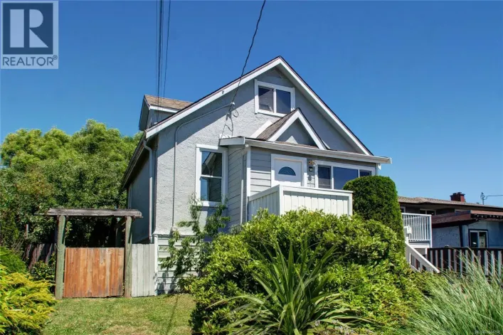 236 Crease Ave, Saanich