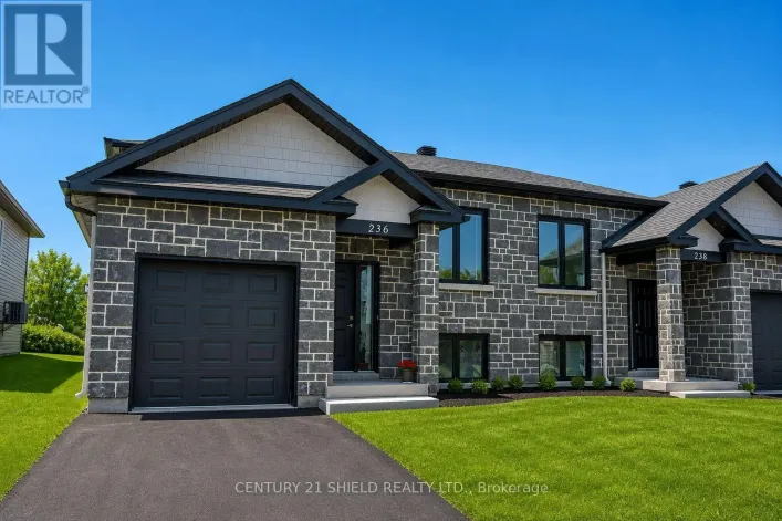 236 EAST RIDGE DRIVE, Cornwall