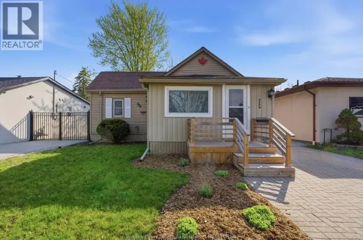 236 FRANK AVENUE, Windsor