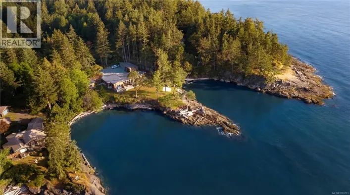 236 Gulf Dr, Galiano Island