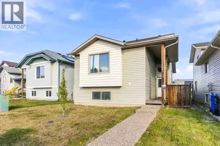 236 Paris Crescent, Fort McMurray