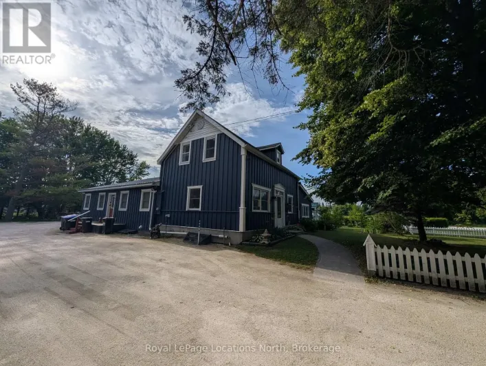 236 PHILLIPS STREET S, Clearview