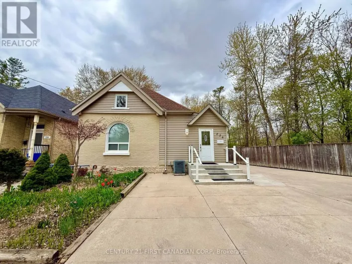 236 RAYMOND AVENUE, London East
