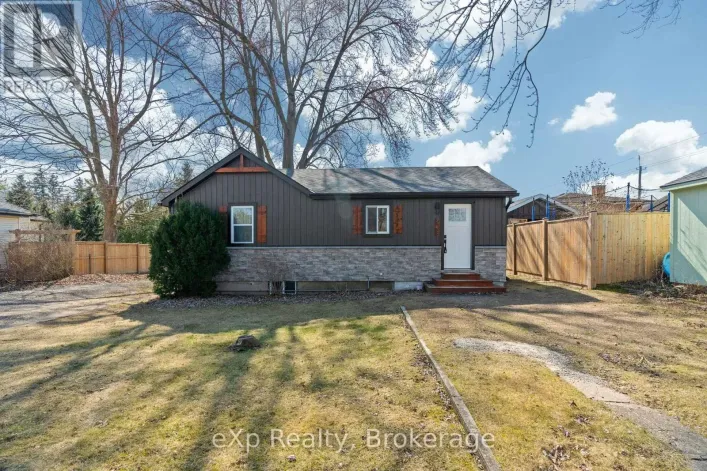House for sale: 236 SYDENHAM STREET, Strathroy-Caradoc