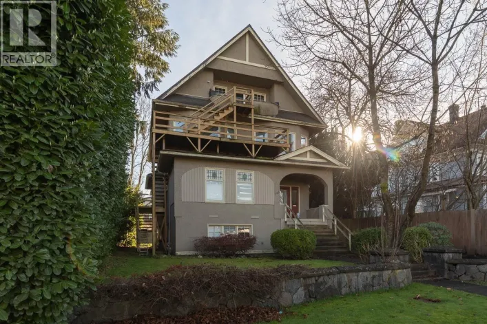 236 W 12TH AVENUE, Vancouver