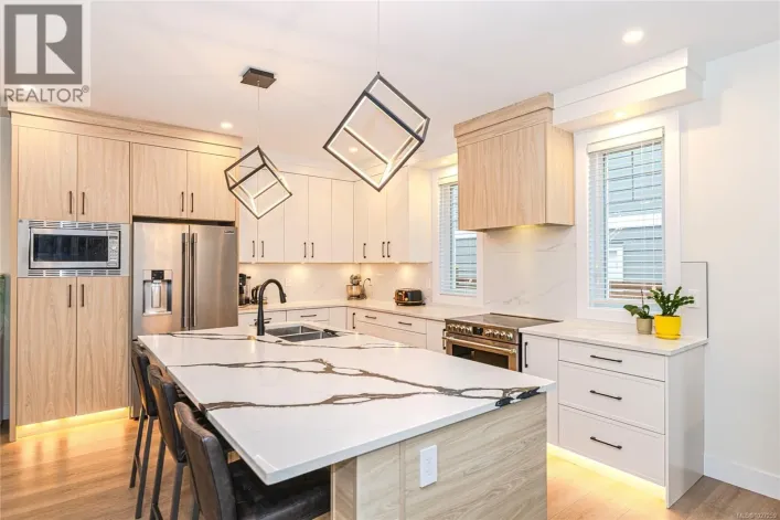 2367 Swallow Pl, Langford