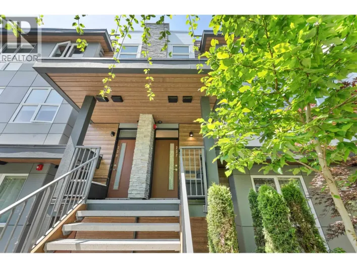 237 2060 CURLING ROAD, North Vancouver