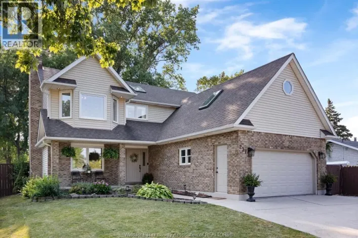 237 EAST PUCE, Lakeshore