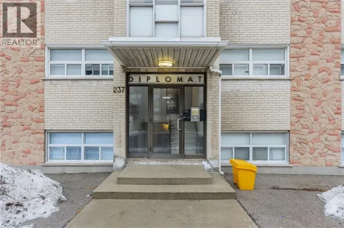 237 MOHAWK Road E Unit# 10, Hamilton