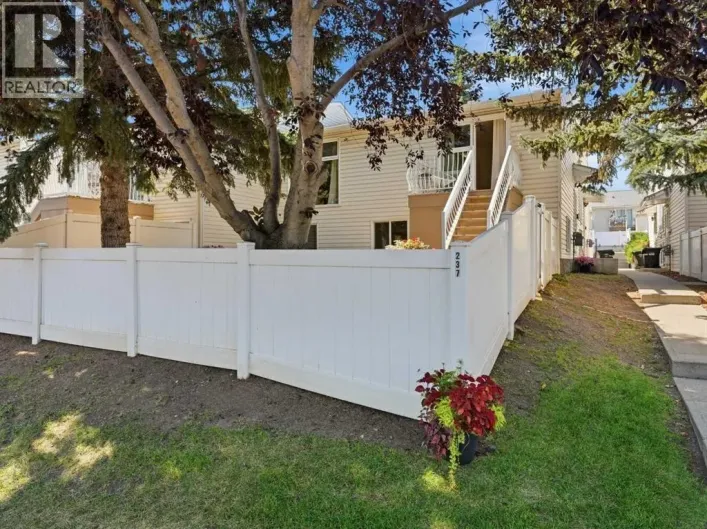 237 Sabrina Way SW, Calgary
