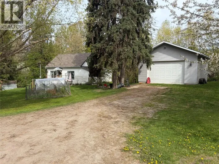 2370 Lakeshore Road NE, Salmon Arm