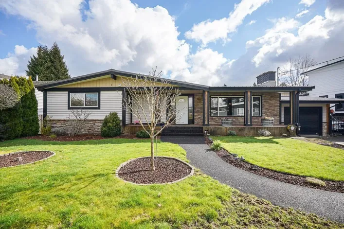 2370 LYNDEN STREET, Abbotsford