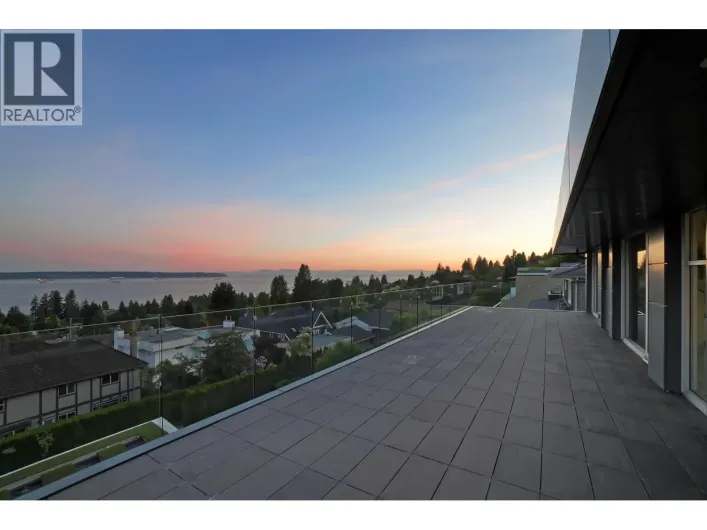 2370 PALMERSTON AVENUE, West Vancouver