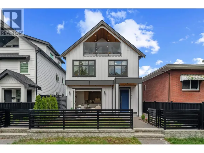 2371 ADANAC STREET, Vancouver