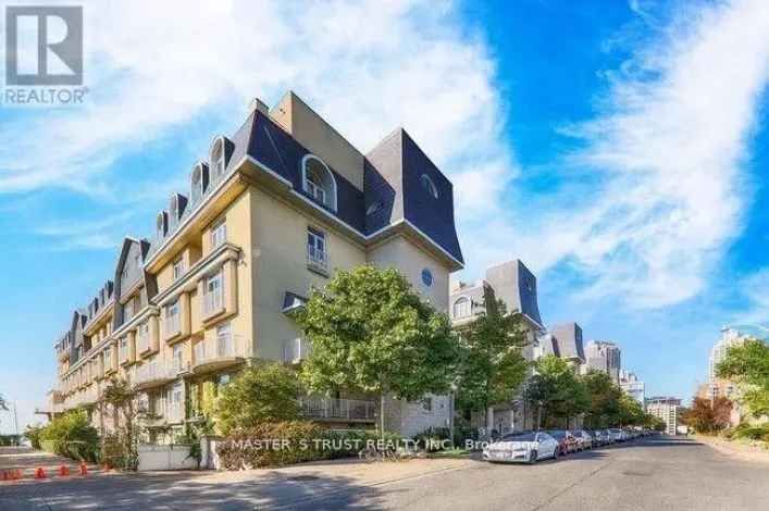 238 - 30 STADIUM RD ROAD, Toronto