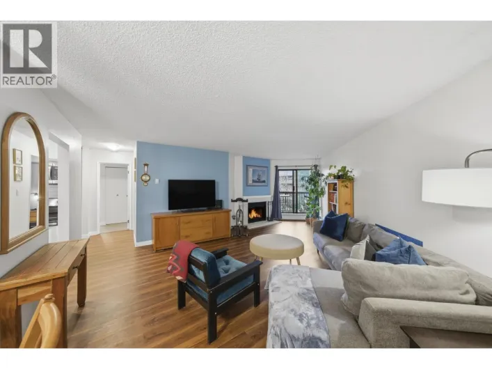 238 8500 ACKROYD ROAD, Richmond