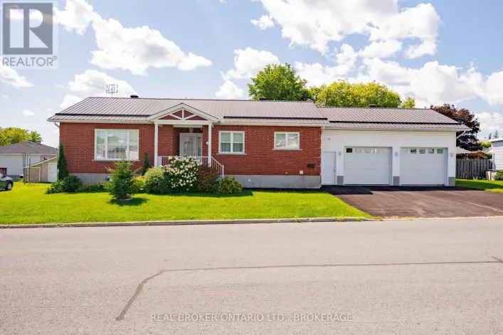 238 BISHOP STREET S, North Glengarry