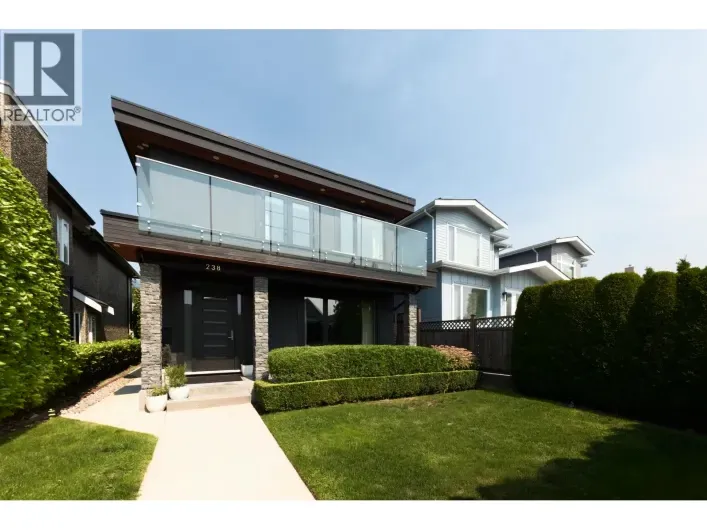 238 E 19TH STREET, North Vancouver