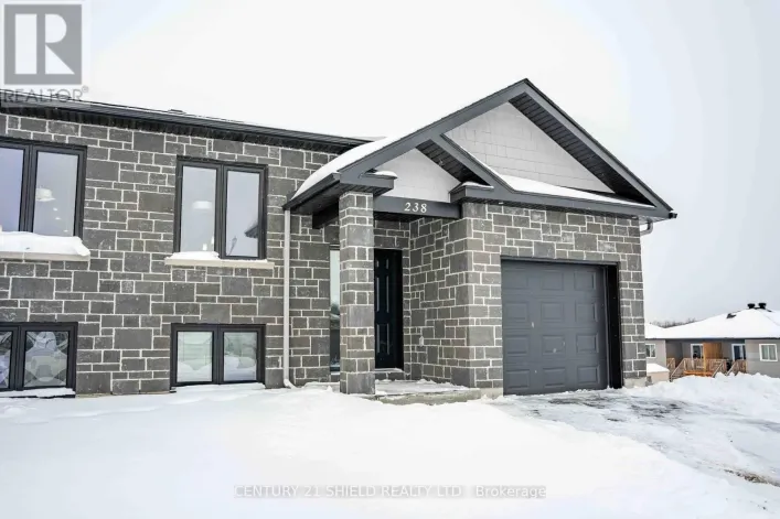 238 EAST RIDGE DRIVE, Cornwall
