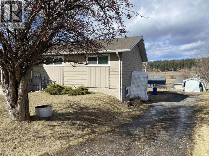 238 ELM AVENUE, 100 Mile House