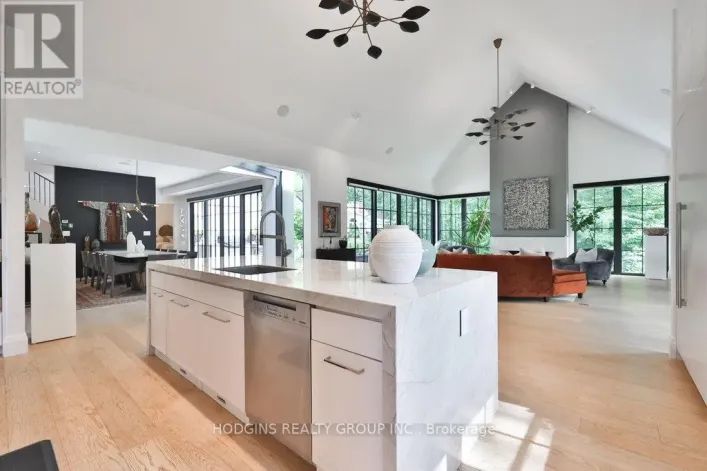 238 MINEOLA ROAD W, Mississauga