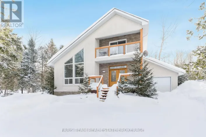 2384 CHAMPLAIN ROAD, Tiny