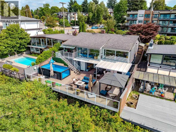 2385 WALL STREET, Vancouver