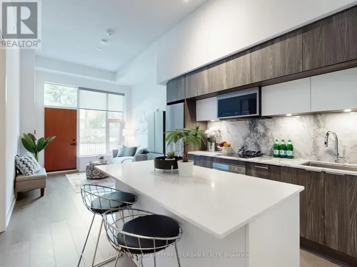 239 - 25 ADRA GRADO WAY, Toronto