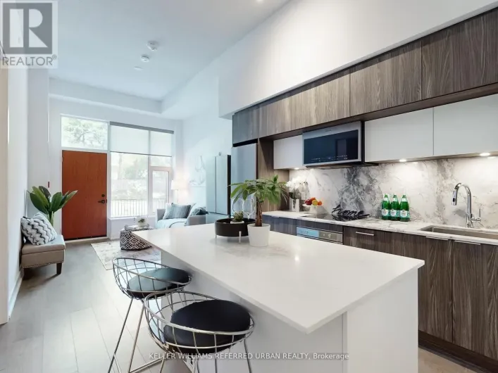 239 - 25 ADRA GRADO WAY, Toronto