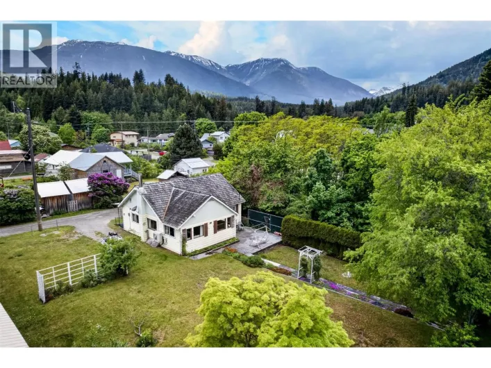 239 B Avenue, Kaslo