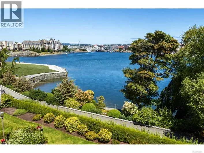Row / Townhouse for sale: 239 Belleville St, Victoria