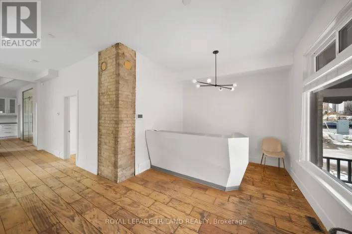 239 COLBORNE STREET, London East