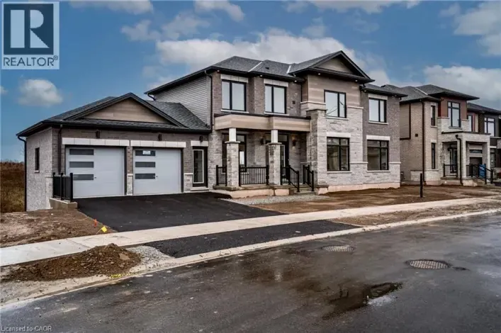 239 MIDLAND Place, Welland