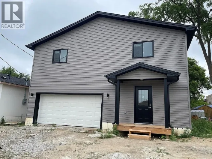 2392 BOSWELL STREET, St Clair