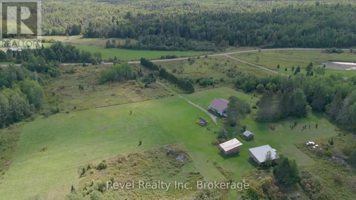 2395 PAPINEAU ROAD, Papineau-Cameron