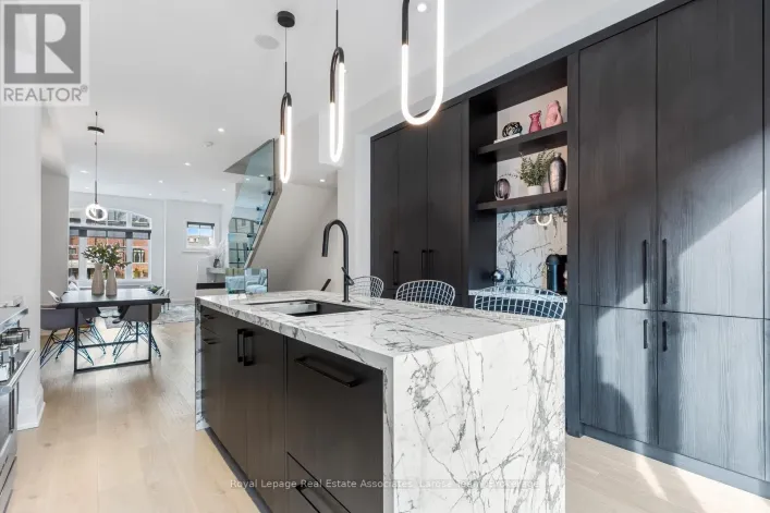 24 - 10 LUNAR CRESCENT, Mississauga