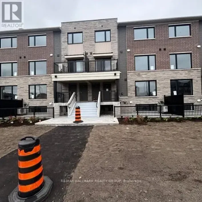 24 - 201 GLENROY GILBERT DRIVE, Ottawa