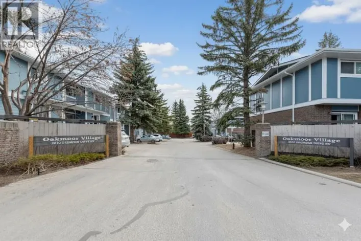 24, 2210 Oakmoor Drive SW, Calgary
