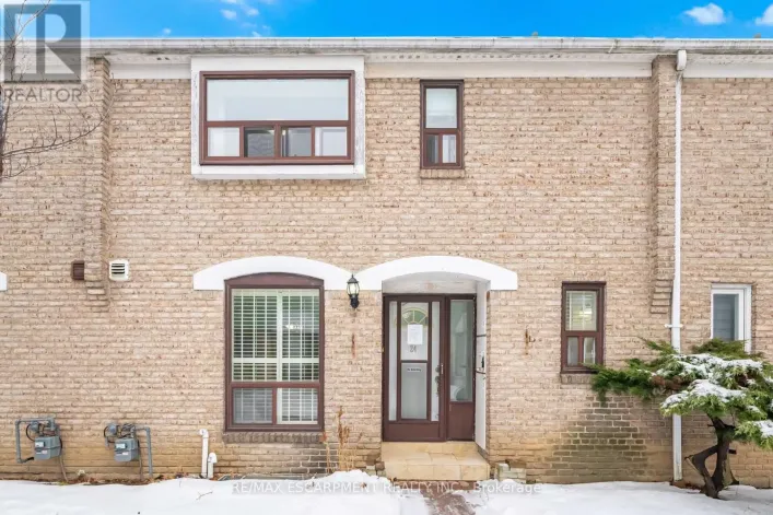 24 - 25 GOSFORD BOULEVARD, Toronto