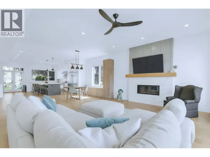 24 3385 MAMQUAM ROAD, Squamish