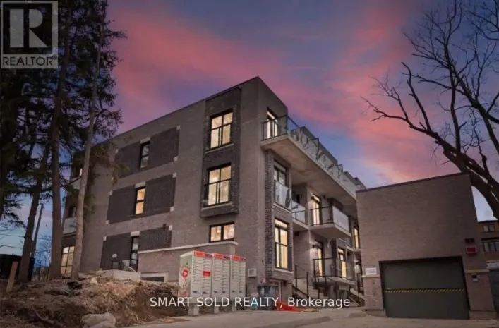 24 - 51 WINLOCK PARK, Toronto