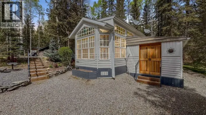 24, 5227 Township Road 320, Rural Mountain View County